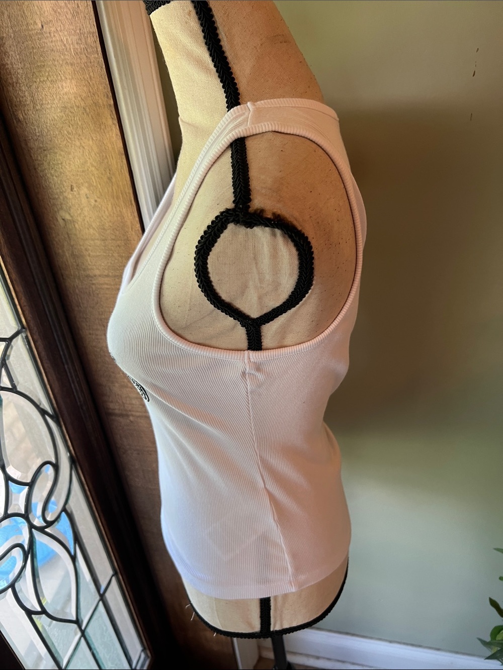 GUESS White Ribbed Logo Tank Top - Picture 3 of 8